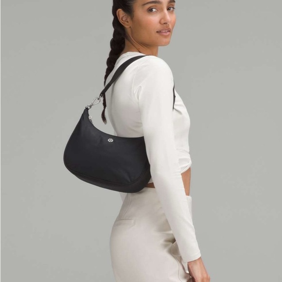 Lululemon All Night Festival Bag 5L
Black / Silver - Picture 3 of 8